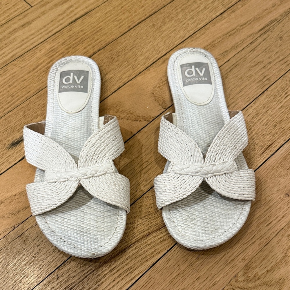Dolce Vita Women's Cream Woven Sandals